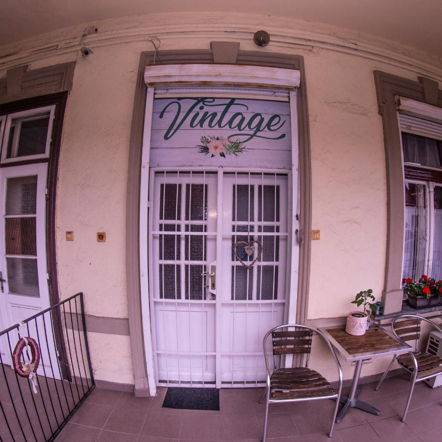 Belvarosi Vintage Apartman A Setaloutcan Miskolc Exterior photo
