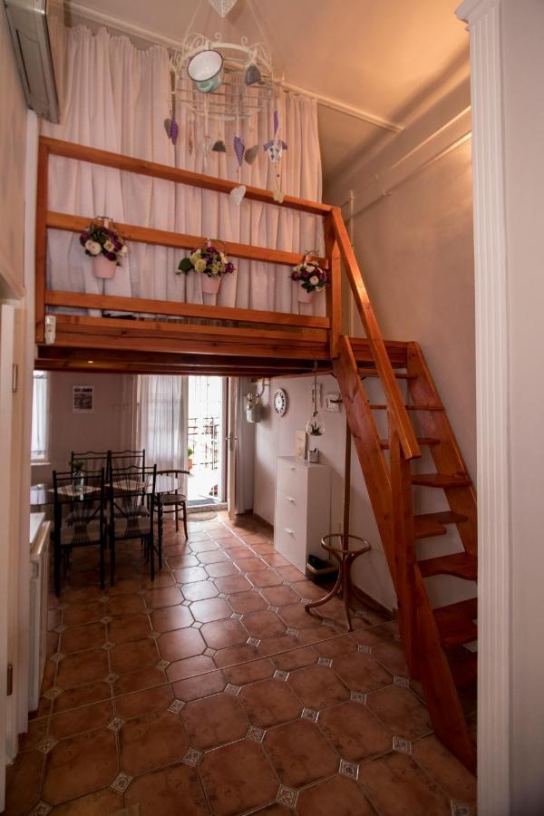Belvarosi Vintage Apartman A Setaloutcan Miskolc Exterior photo